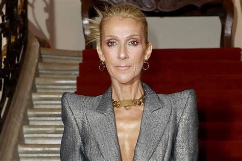 Céline Dion dice que cuando canta se siente estrangulada por su .